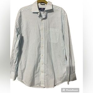 Men’s Vineyard Vines shirt (size M)